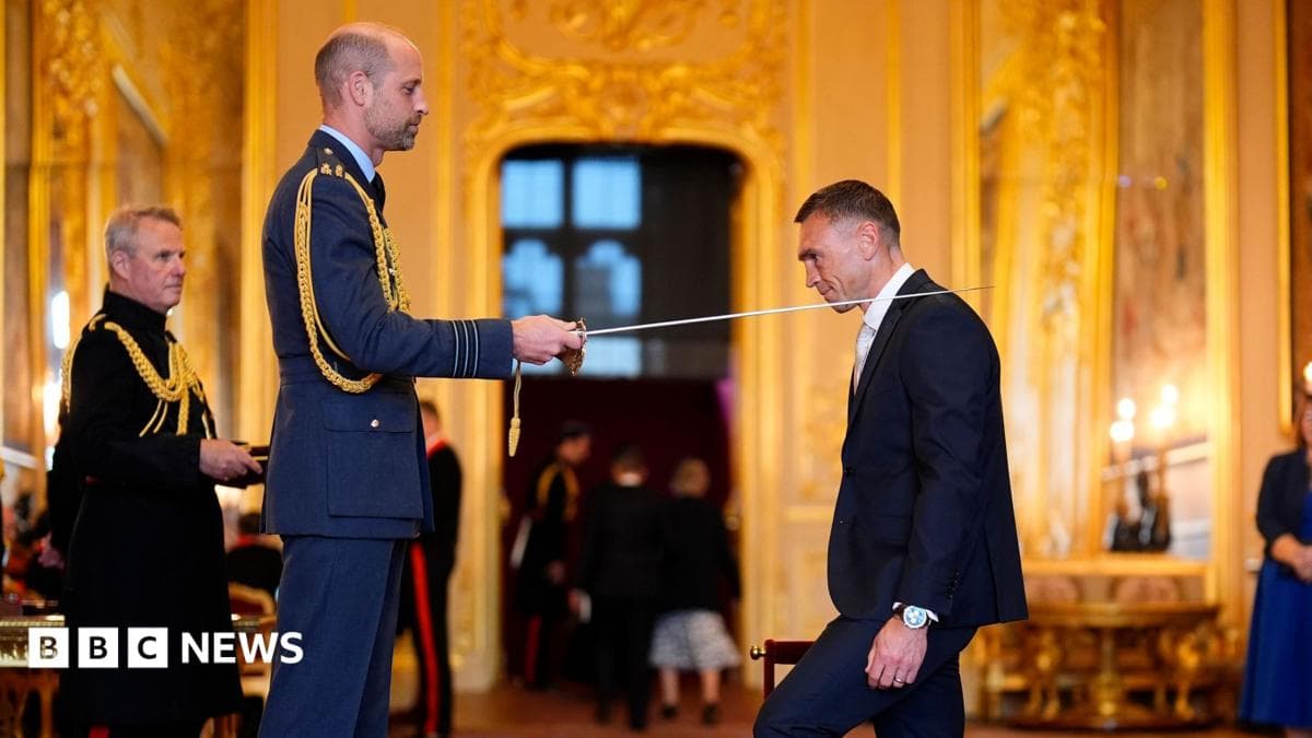 Burrow would be proud of knighthood - Sinfield