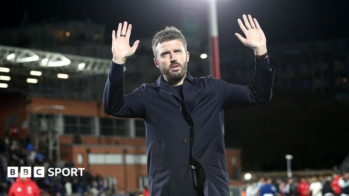 Carrick carrying on but senior Man Utd figures concerned by performances