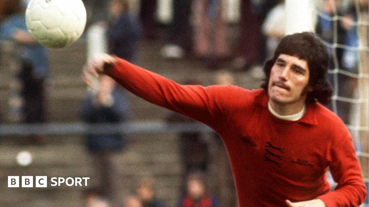 Wolves legend Parkes dies aged 79