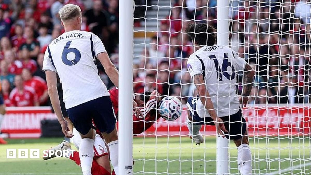 Glasner and Williams dispute VAR call over Forest handball