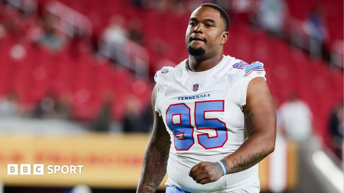 Titans release Elliott for pulling gun in car park