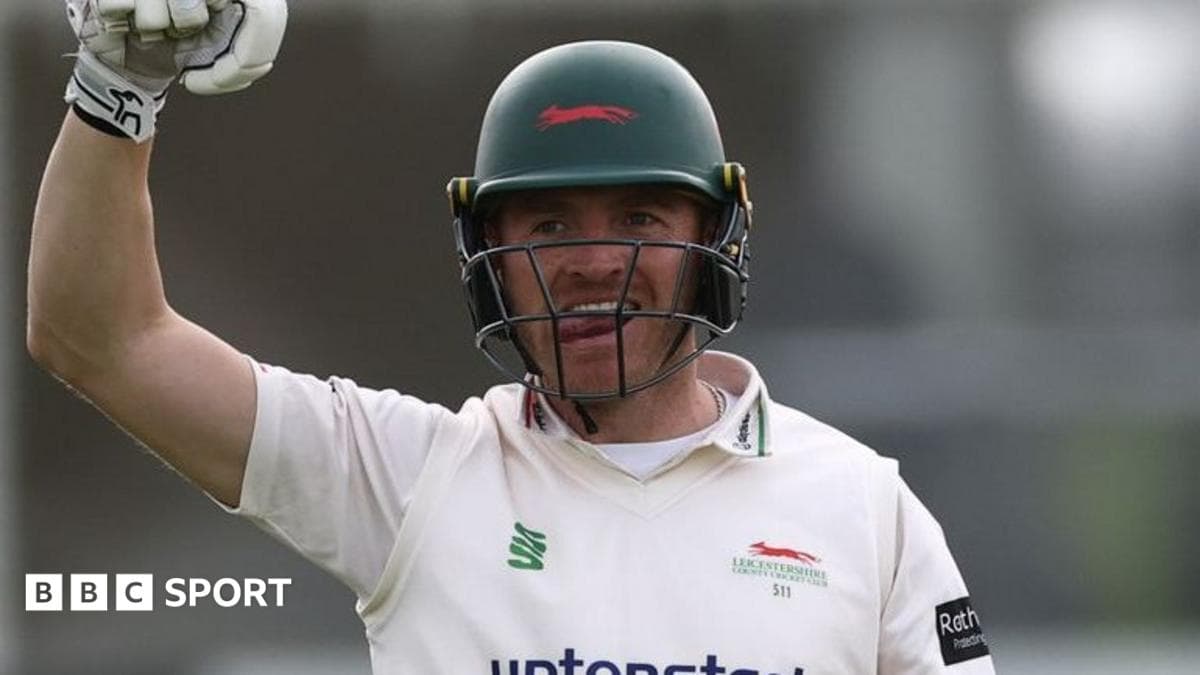 Hampshire relegated as Leicestershire keep survival hopes alive