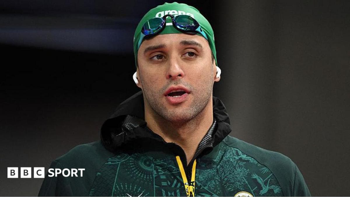 Le Clos' home destroyed by fire after he sets Commonwealths record
