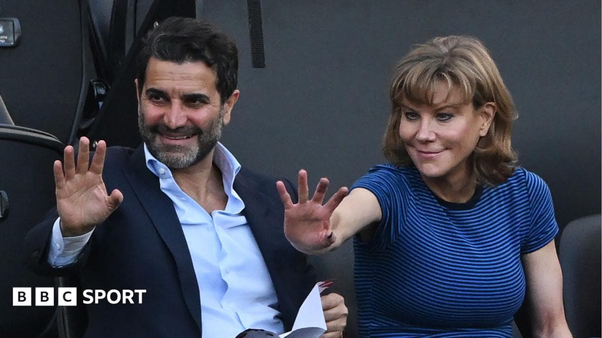 Gold family agree to sell West Ham stake to Staveley