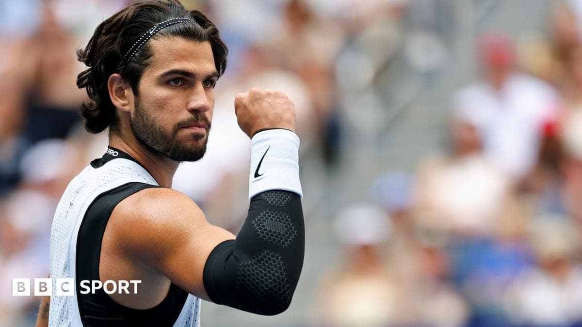 Alcaraz delivers statement win to reach US Open last eight