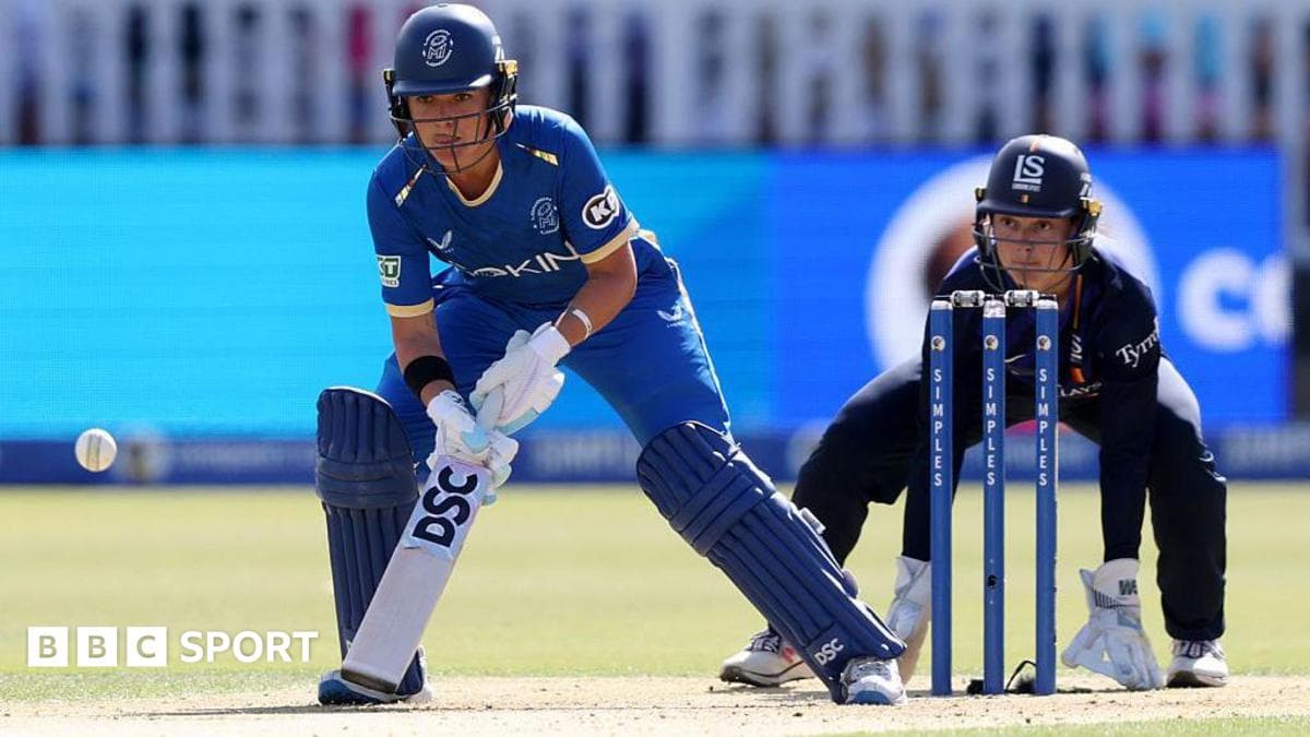 Kerr brilliance keeps MI London's slim hopes alive