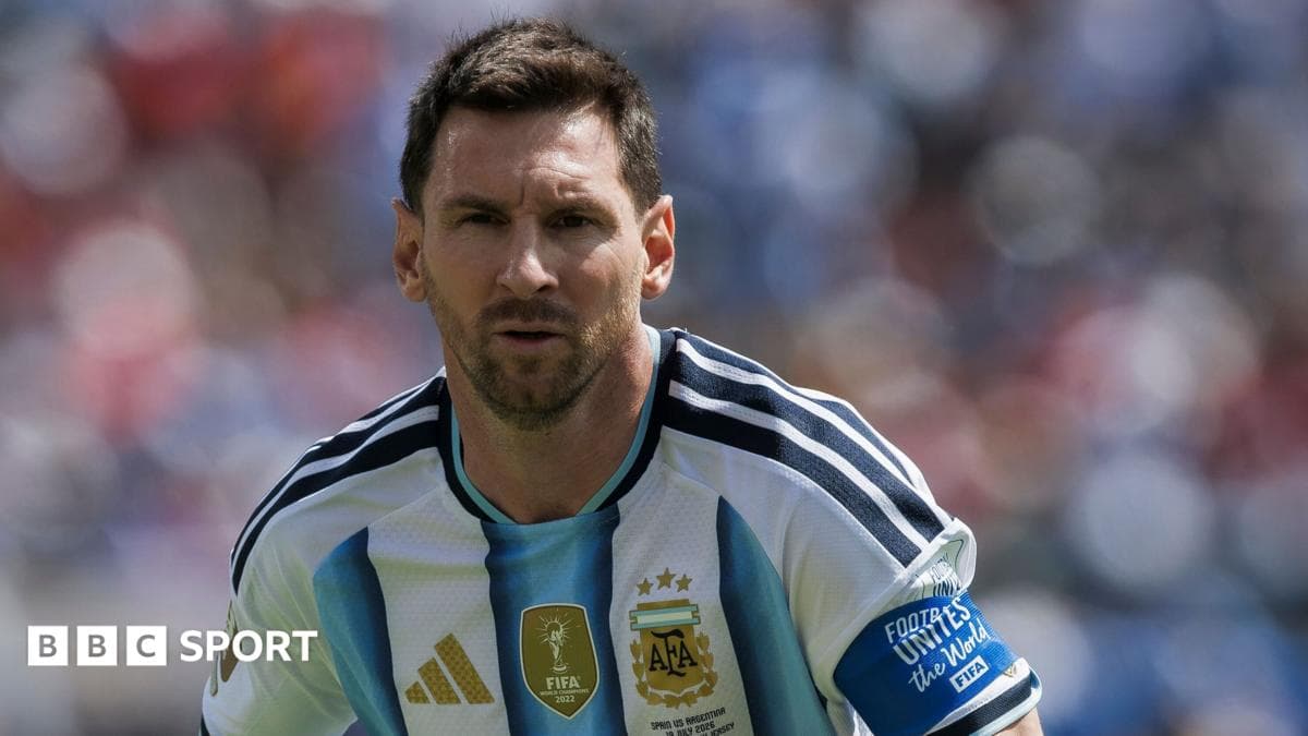 Messi in Argentina squad for farewell friendly