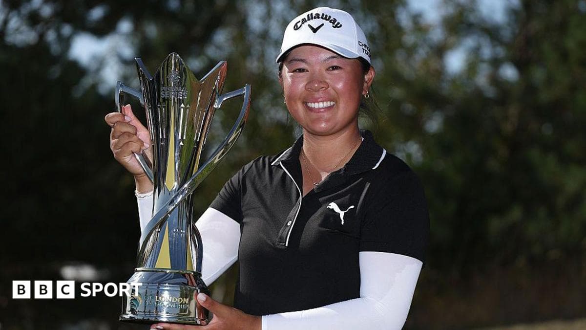 Hull lets late lead slip as Huang, 17, wins again