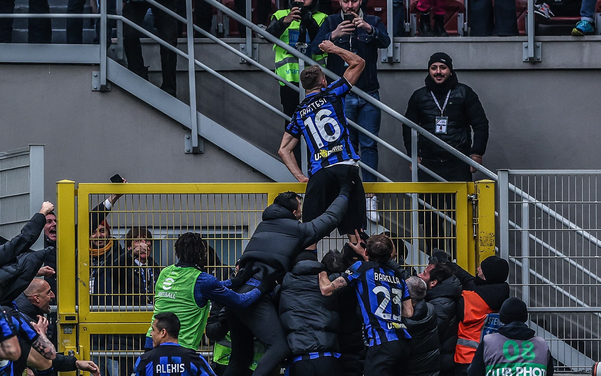 Davide Frattesi saluta l’Inter, la lettera ai tifosi: "Ma il cancello giallo è il mio, eh"