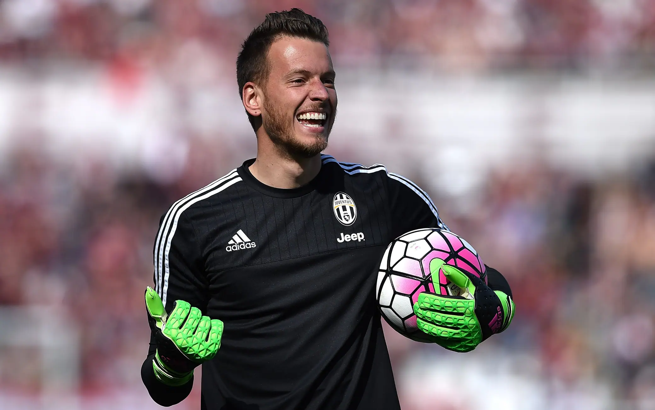 Juventus, torna Neto: atteso domenica in Italia per le visite mediche