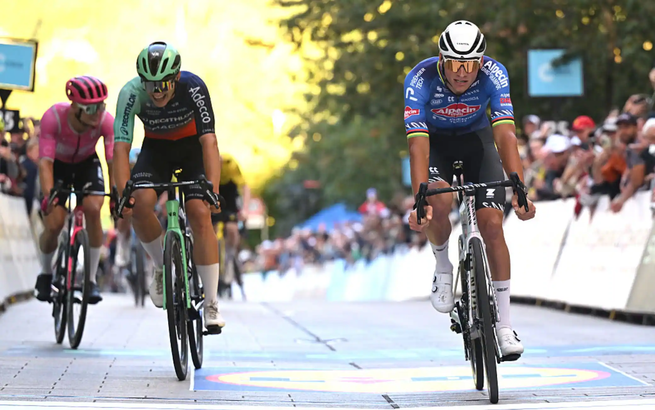 Giro del Lussemburgo, van der Poel torna e trionfa nella prima tappa