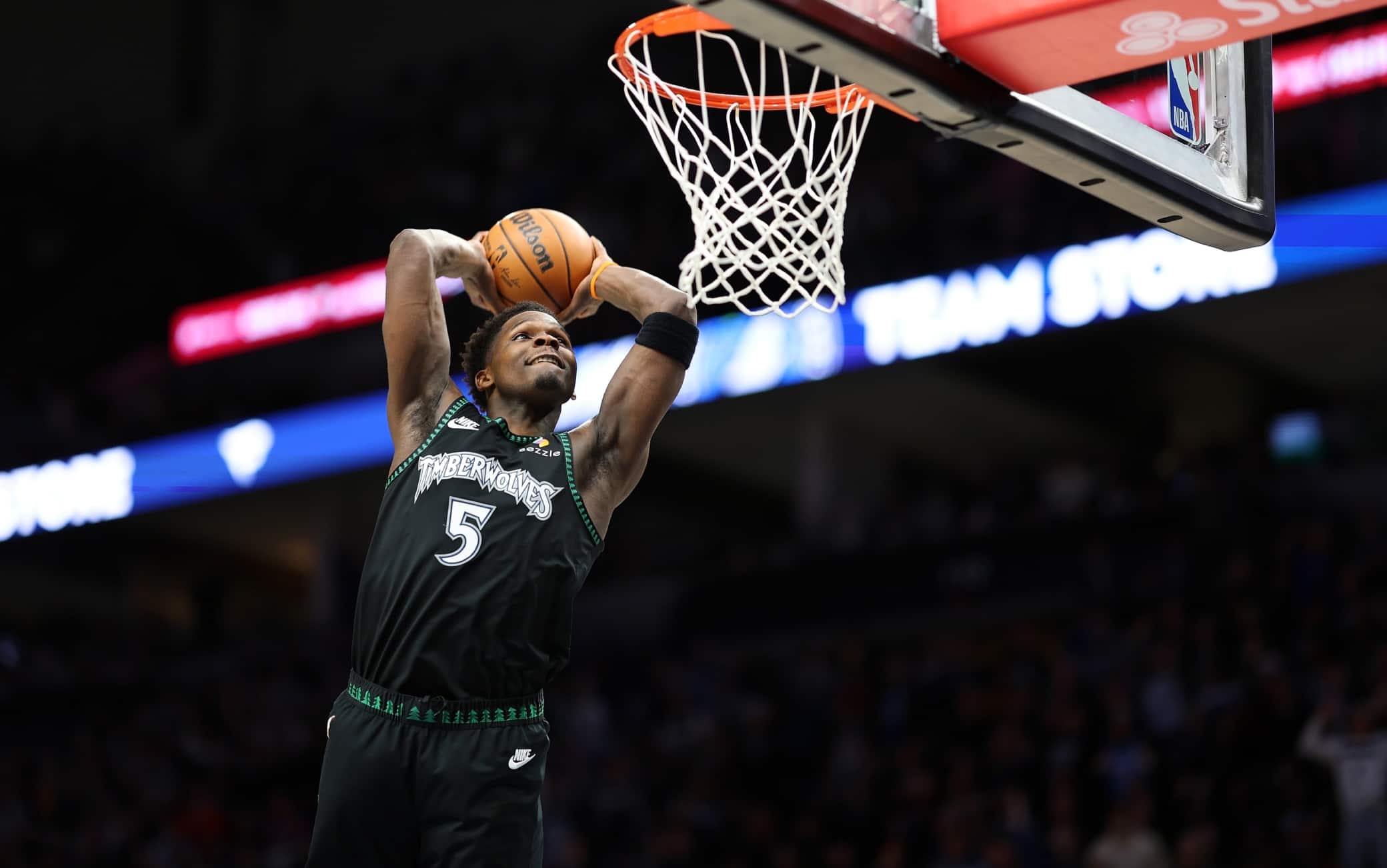 NBA, Edwards non ha dubbi: "Schiaccio molto meglio di quanto faceva Michael Jordan"