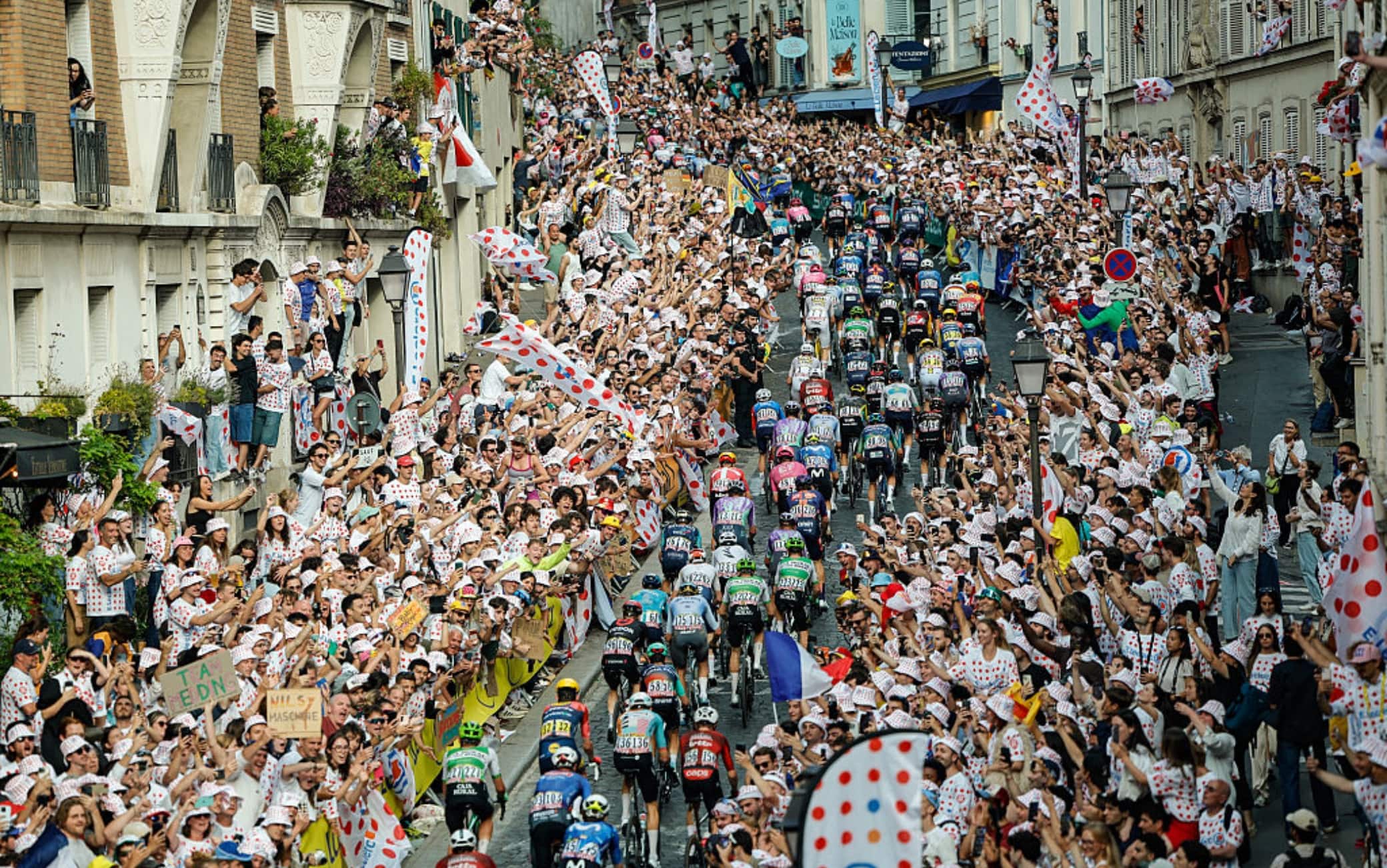 Tour de France, van der Poel vince la 21^ tappa. Pogacar festeggia la quinta maglia gialla