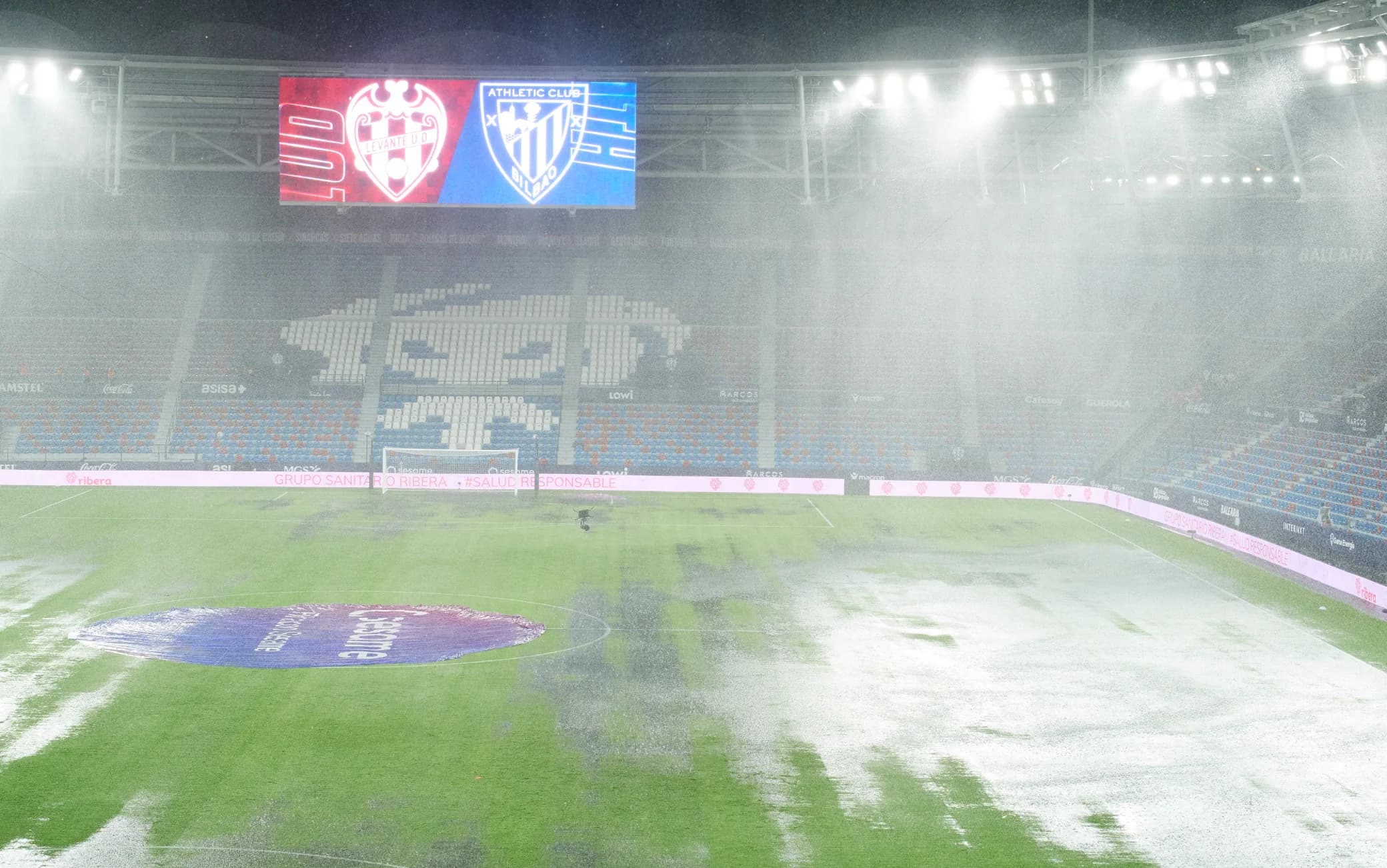Liga, Levante-Athletic rinviata per un nubifragio a Valencia. FOTO