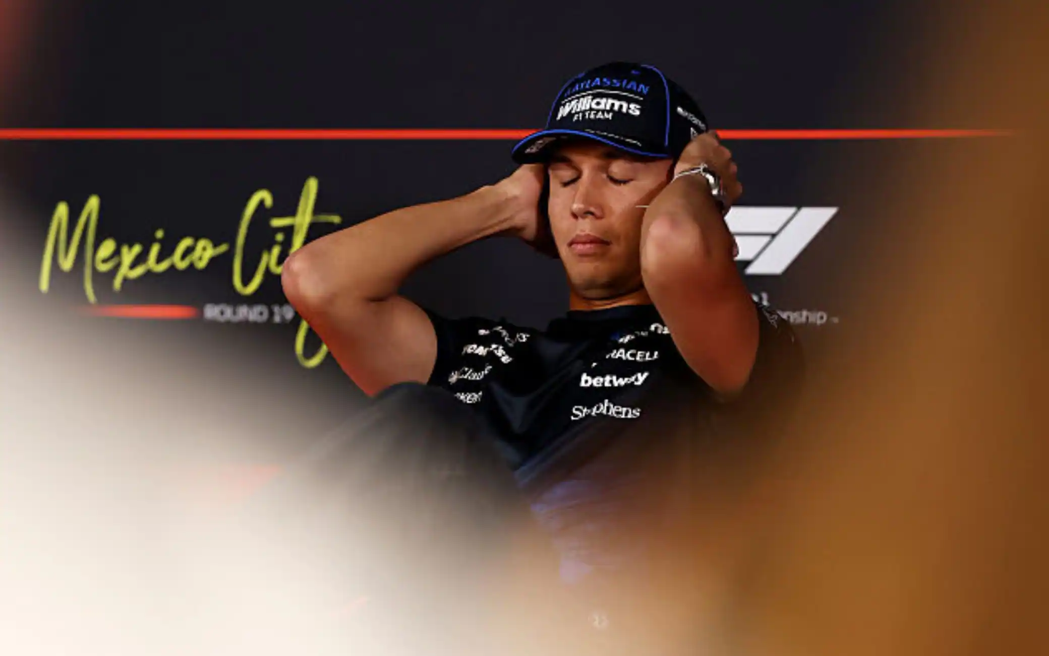 F1, Albon replica ad Alonso: "L'ho sempre ammiranto, ma le sue parole mi hanno ferito"
