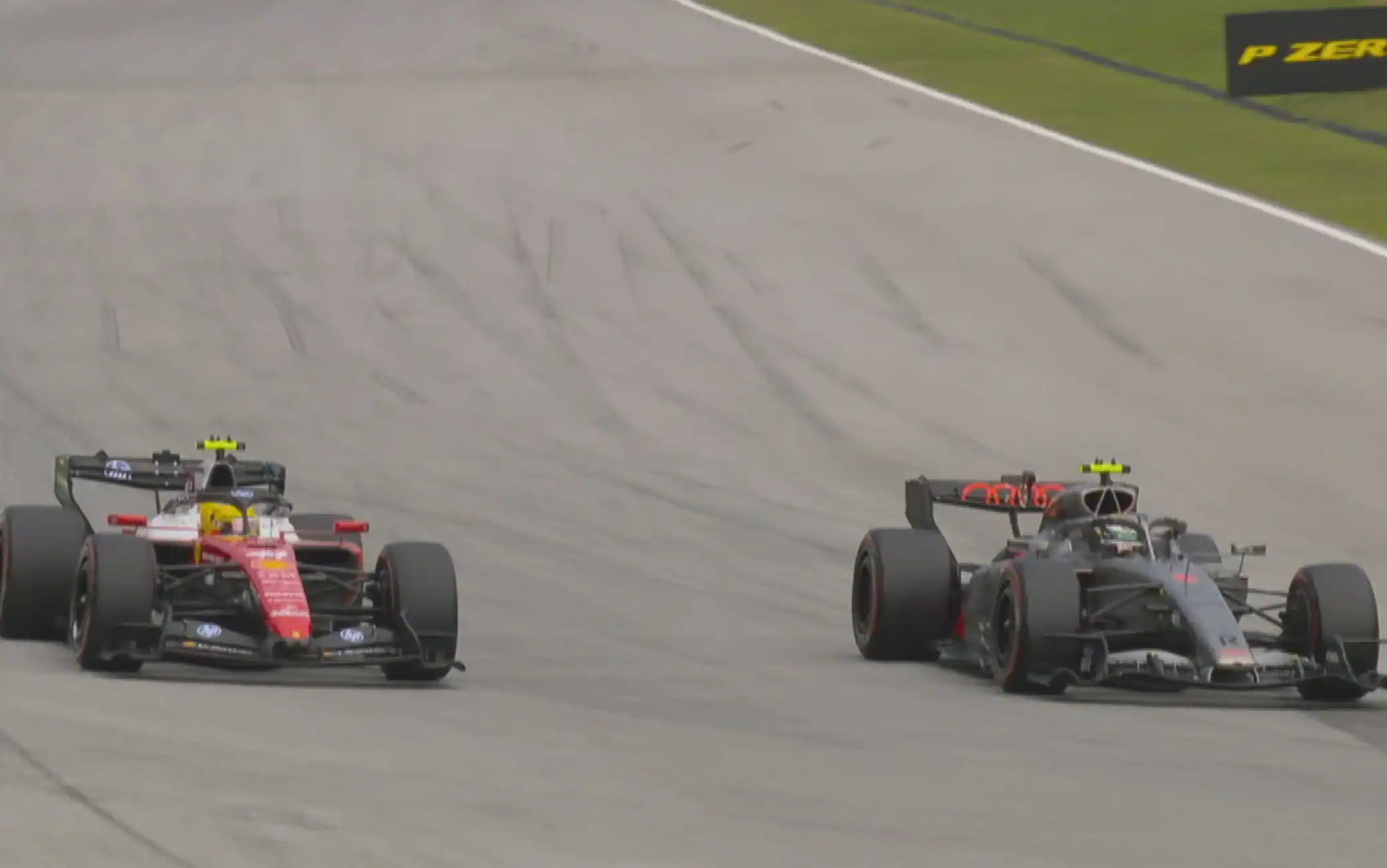 GP Bahrain, impeding Hamilton-Bortoleto: warning per l'inglese e multa alla Ferrari. VIDEO