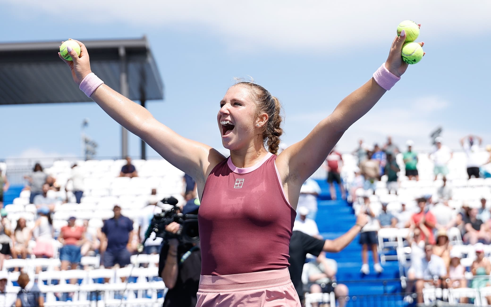 Liutova vince il Wta Memphis: Vidmanova battuta in tre set