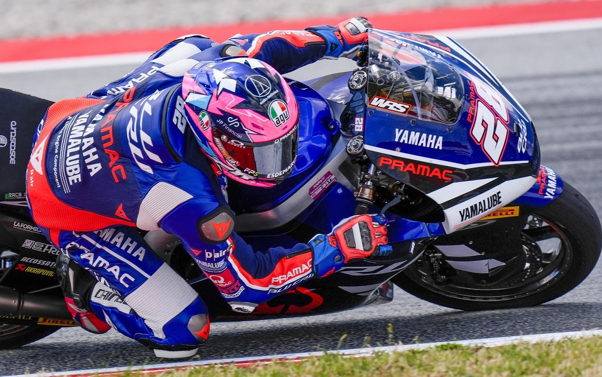 Moto2, qualifiche GP Silverstone: pole di Guevara, indietro gli italiani. HIGHLIGHTS