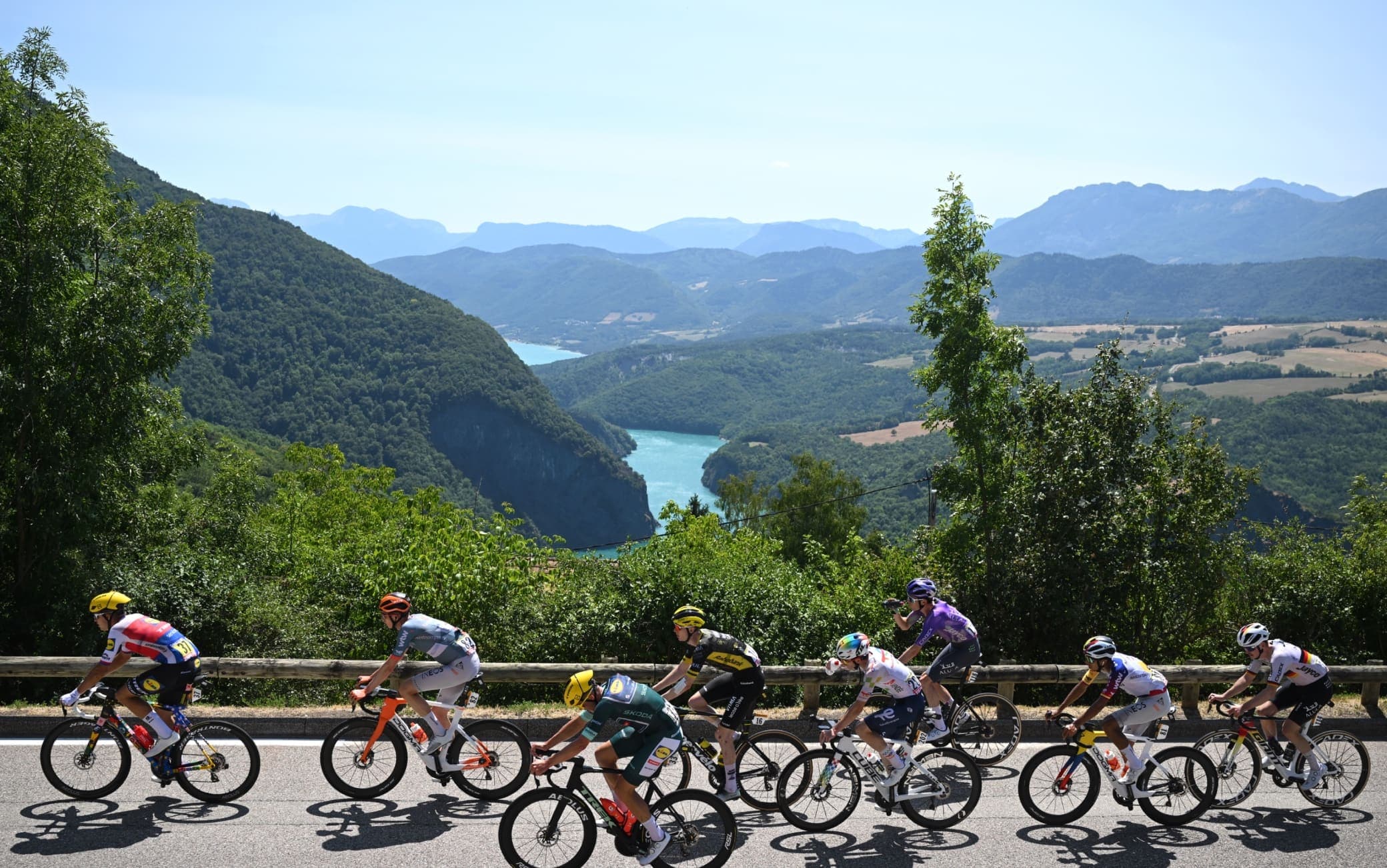 Tour de France, la 18^ tappa in diretta live: fuga a 6 con Carapaz e Jorgenson