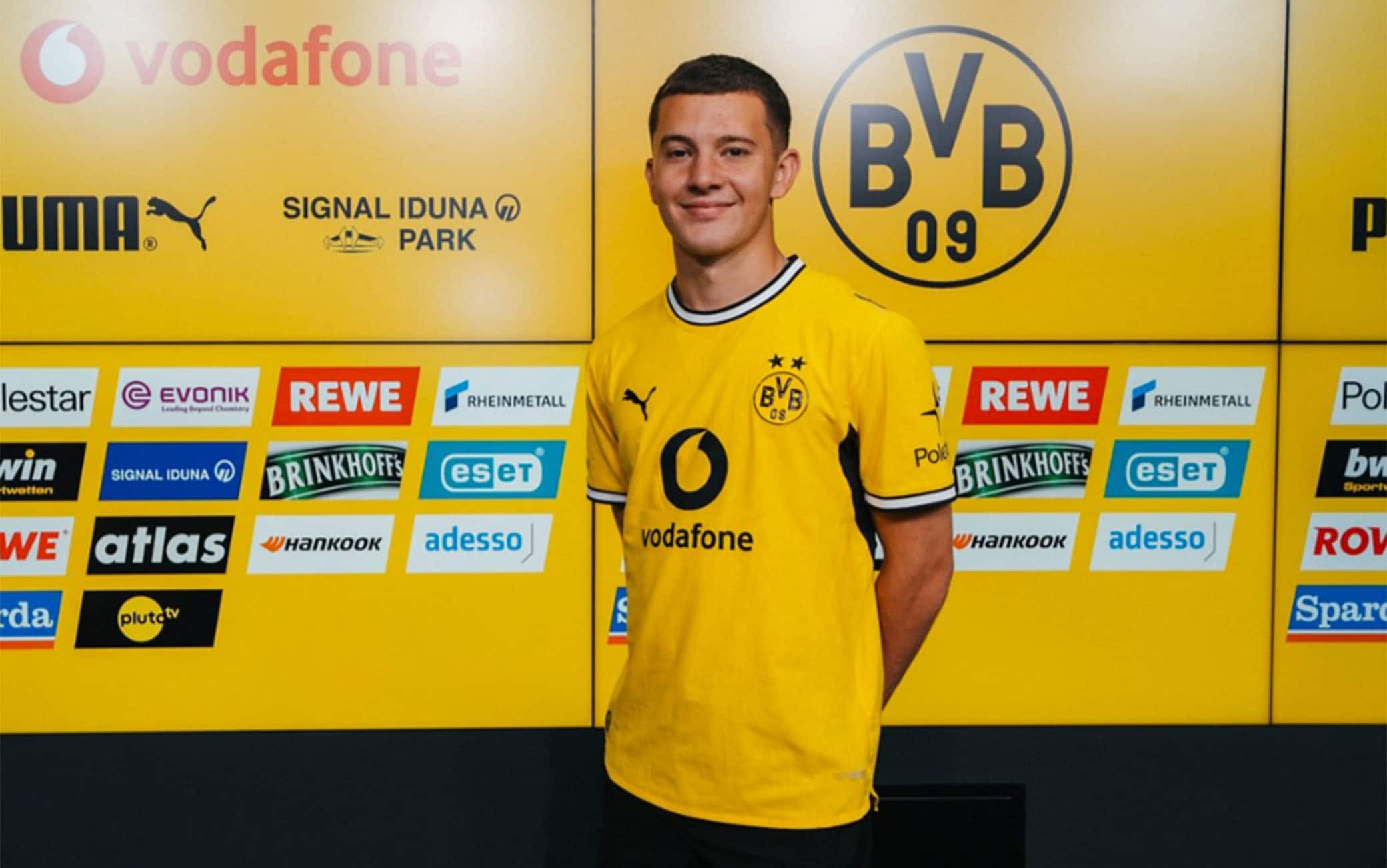 Mercato estero, gli acquisti ufficiali estivi: colpo Karetsas per il Borussia Dortmund