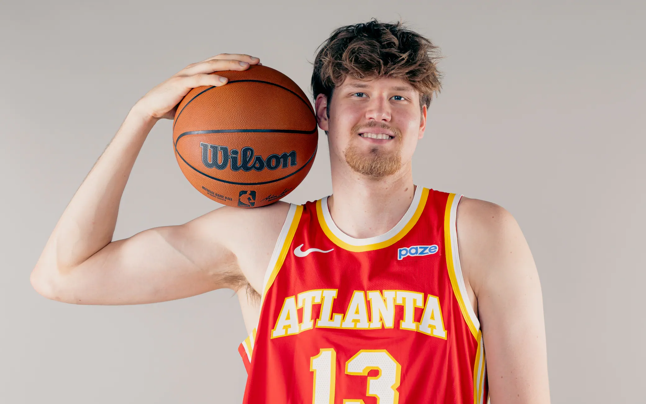 NBA, brutto infortunio per Veesaar: stagione già finita per il rookie degli Hawks