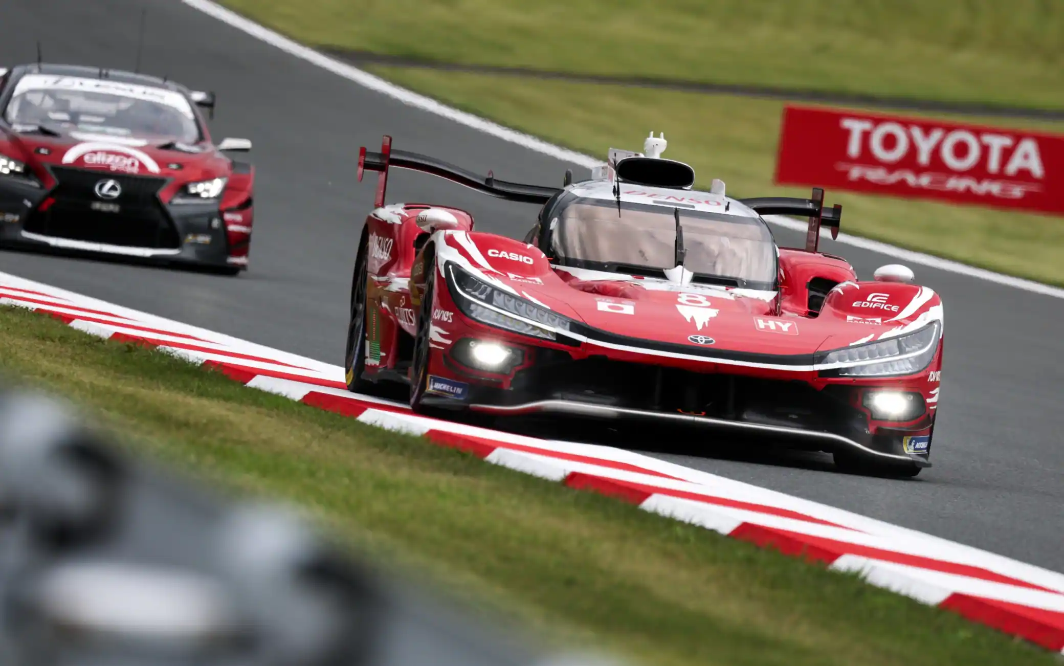 Wec: scacco matto Toyota al Fuji, vittoria da cinema su Alpine