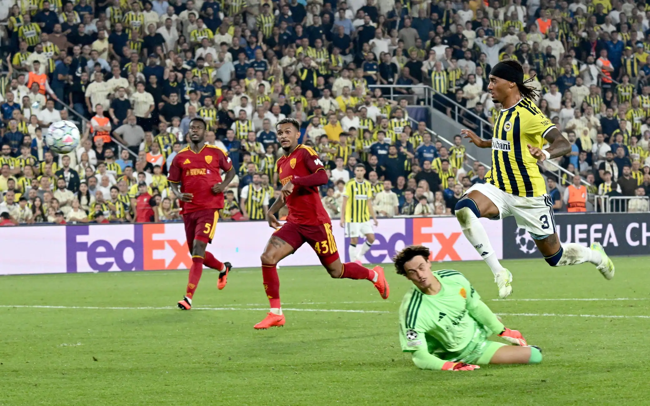 Fenerbahce-Roma 1-1, gol e highlights. Cristante segna, Brown firma il pareggio