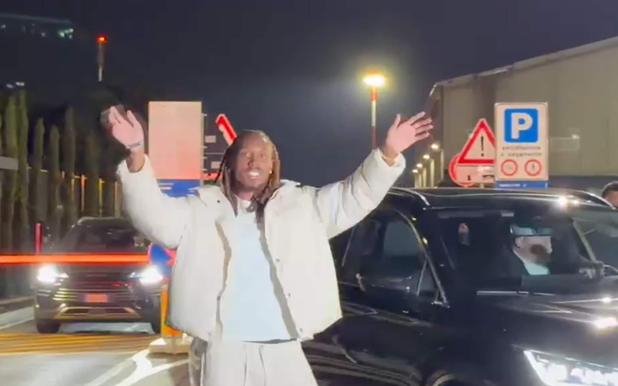Inter, Spence è arrivato a Milano: il video e le sue prime parole