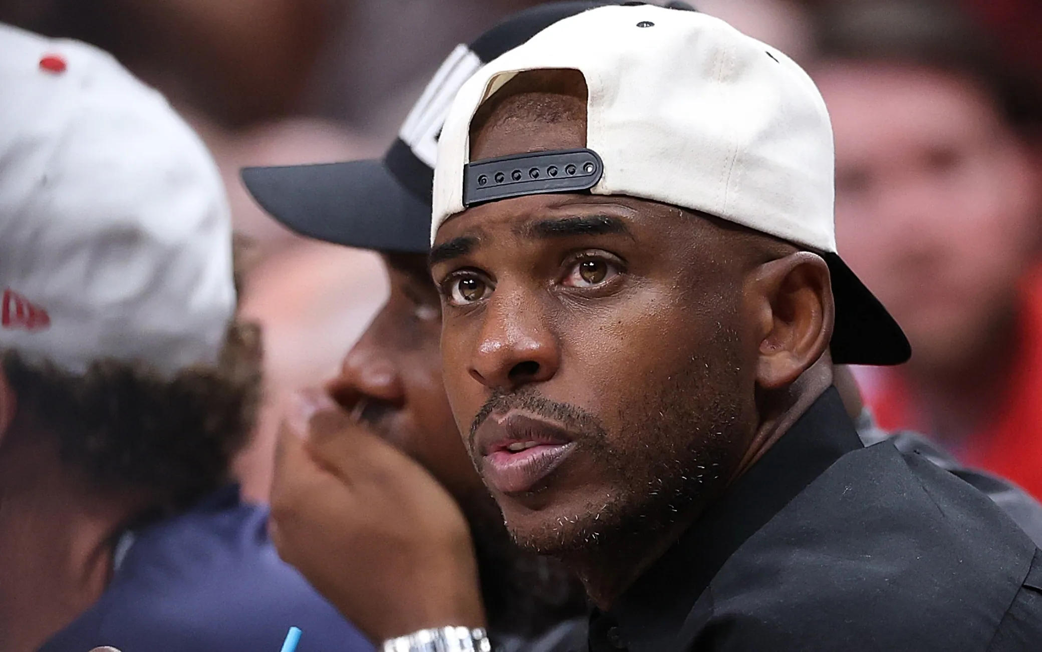 NBA, Paul: "I Clippers mi hanno mancato di rispetto, punto più basso della mia carriera"