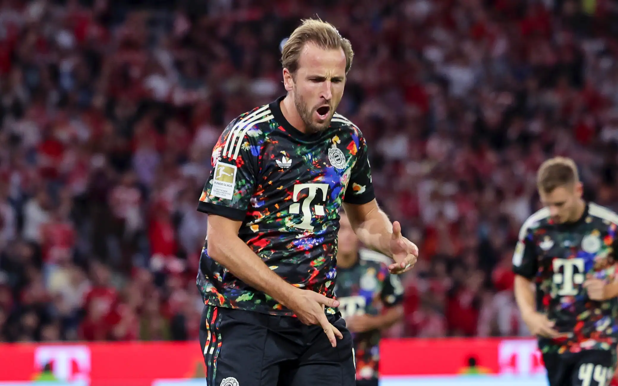 Kane da record in Bundesliga: il più veloce di sempre a segnare 100 gol