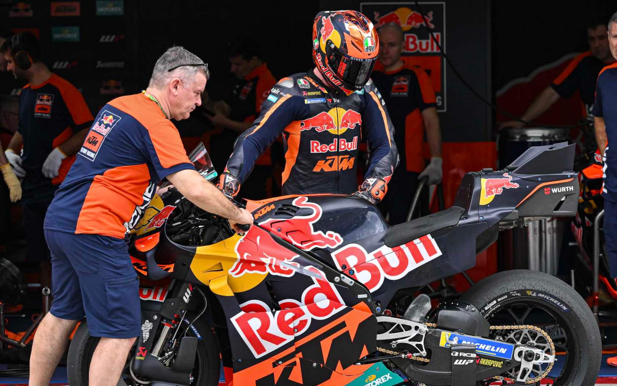 MotoGP, Ktm e i problemi ai motori: "Abbiamo l'autorizzazione a intervenire"