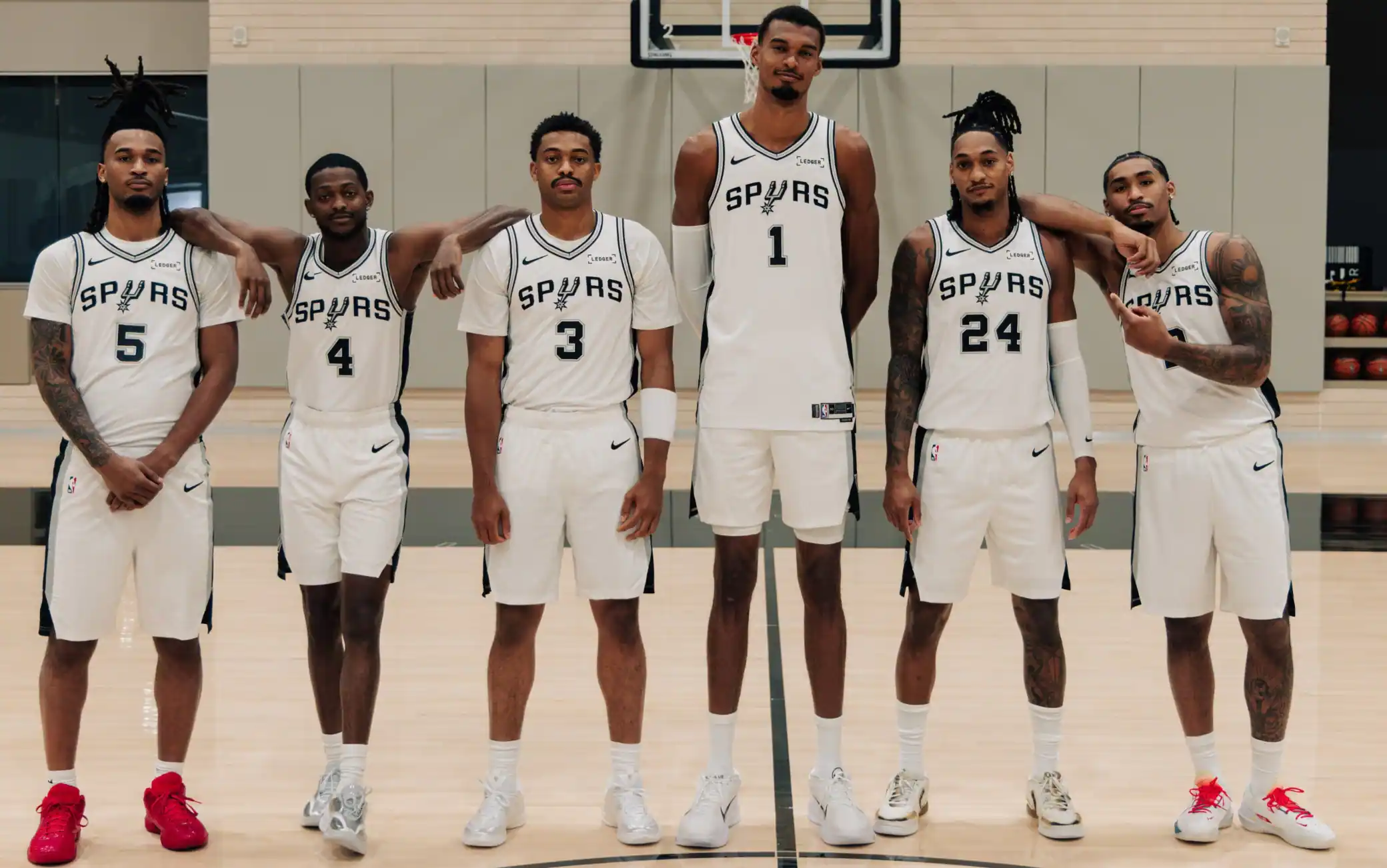 NBA, gli Spurs ricominciano la caccia al titolo...con uno spot pubblicitario. LE FOTO