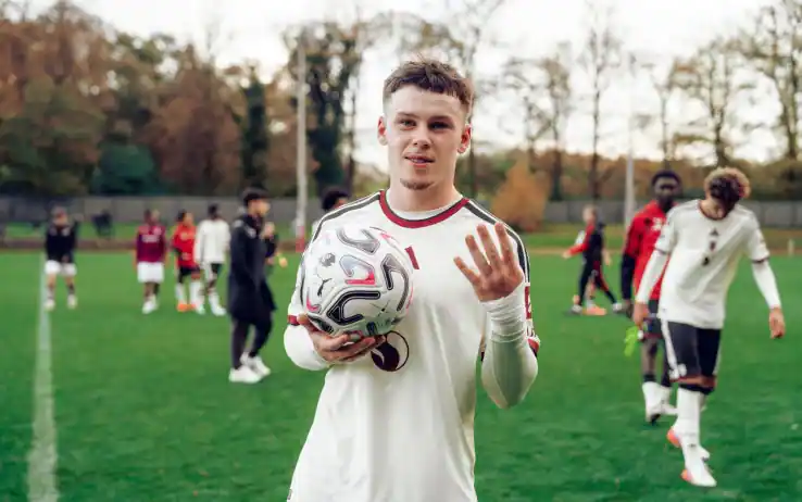 Kai Rooney, figlio Wayne segna 4 gol in Burnley Manchester United U18. Video