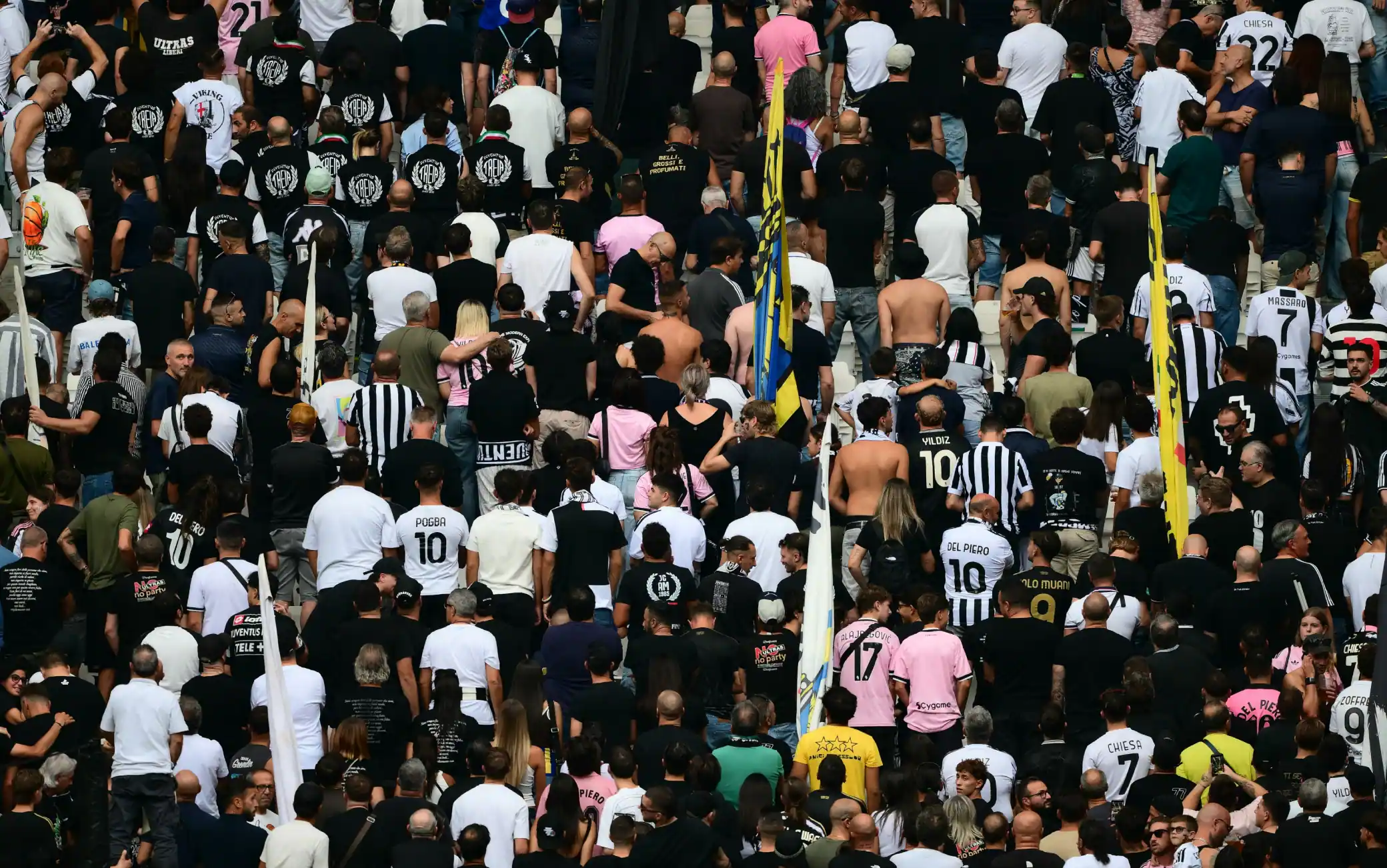 Ultras della curva Juve non rispettano il 1' di silenzio per Mazzola