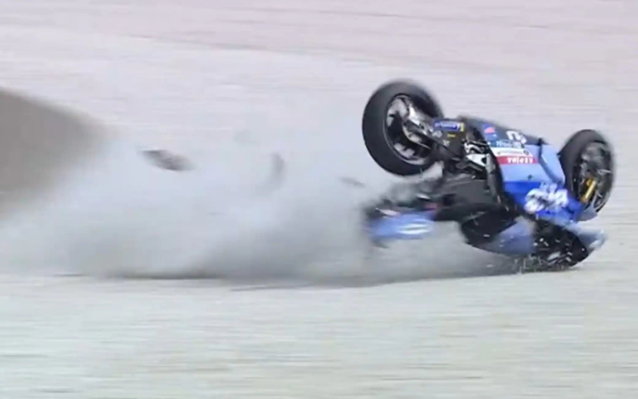 Alex Marquez, caduta oggi nella Sprint in Malesia: era in testa... VIDEO