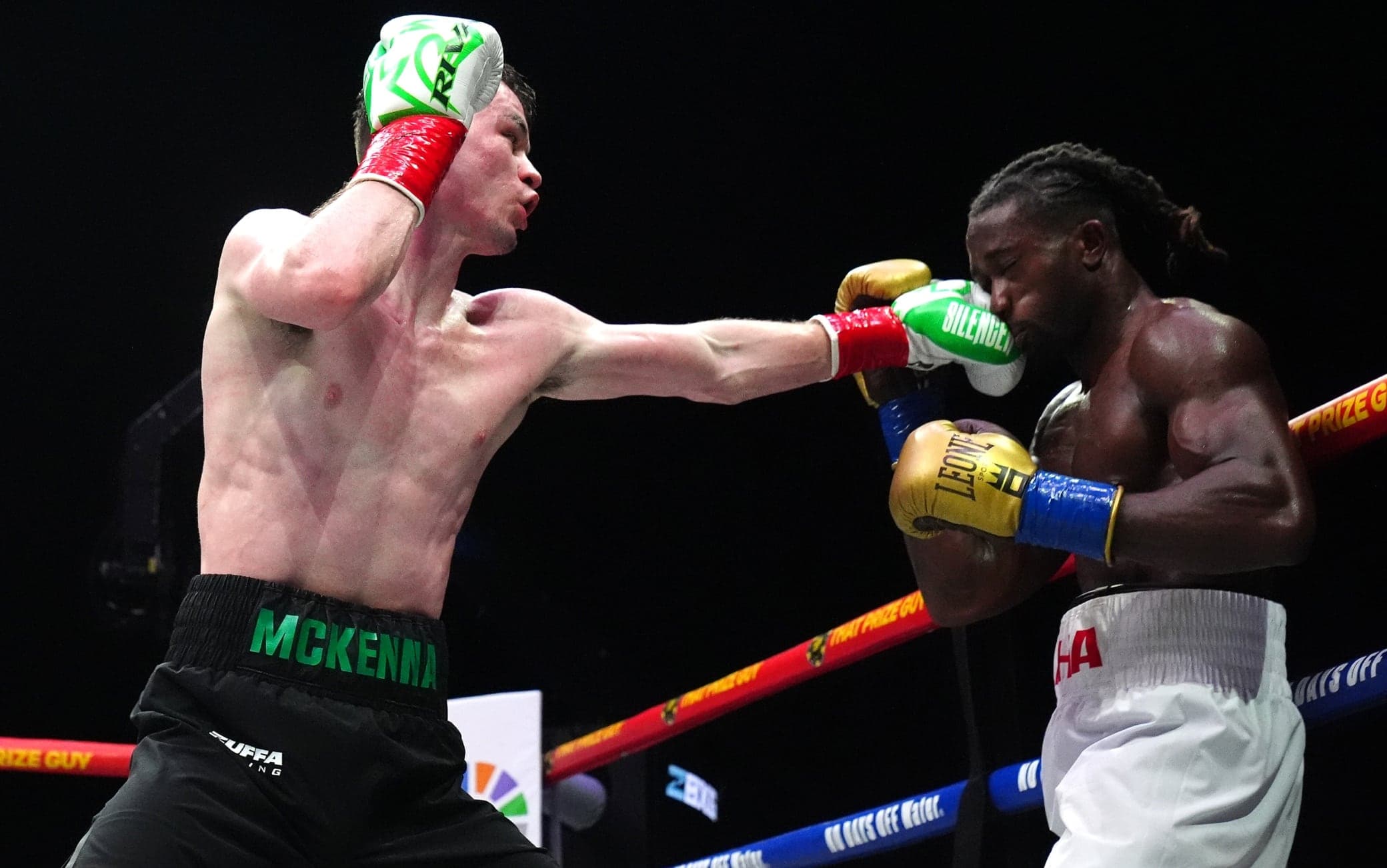 Boxe, Aaron McKenna campione del mondo: battuto Oliha per il titolo pesi medi IBF