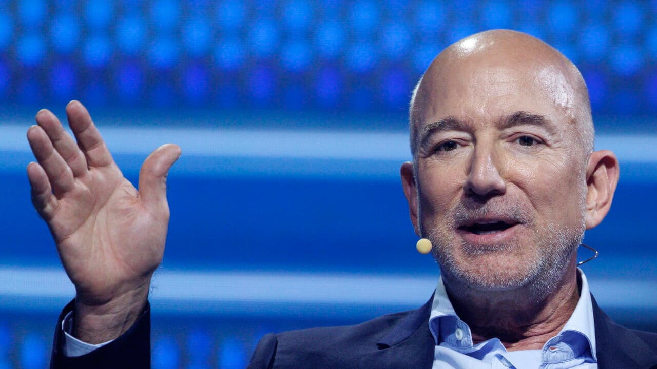 Media, Bezos vicino ad accordo per una quota del Liverpool
