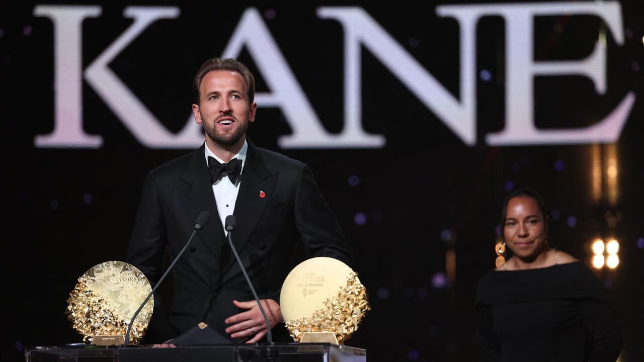 Kane vince il Pallone d'Oro, Putellas regina del calcio femminile