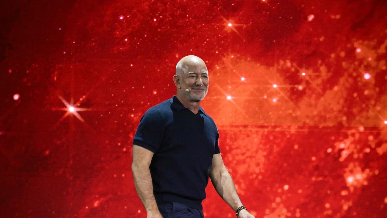 Jeff Bezos vicino ad un accordo per una quota del Liverpool
