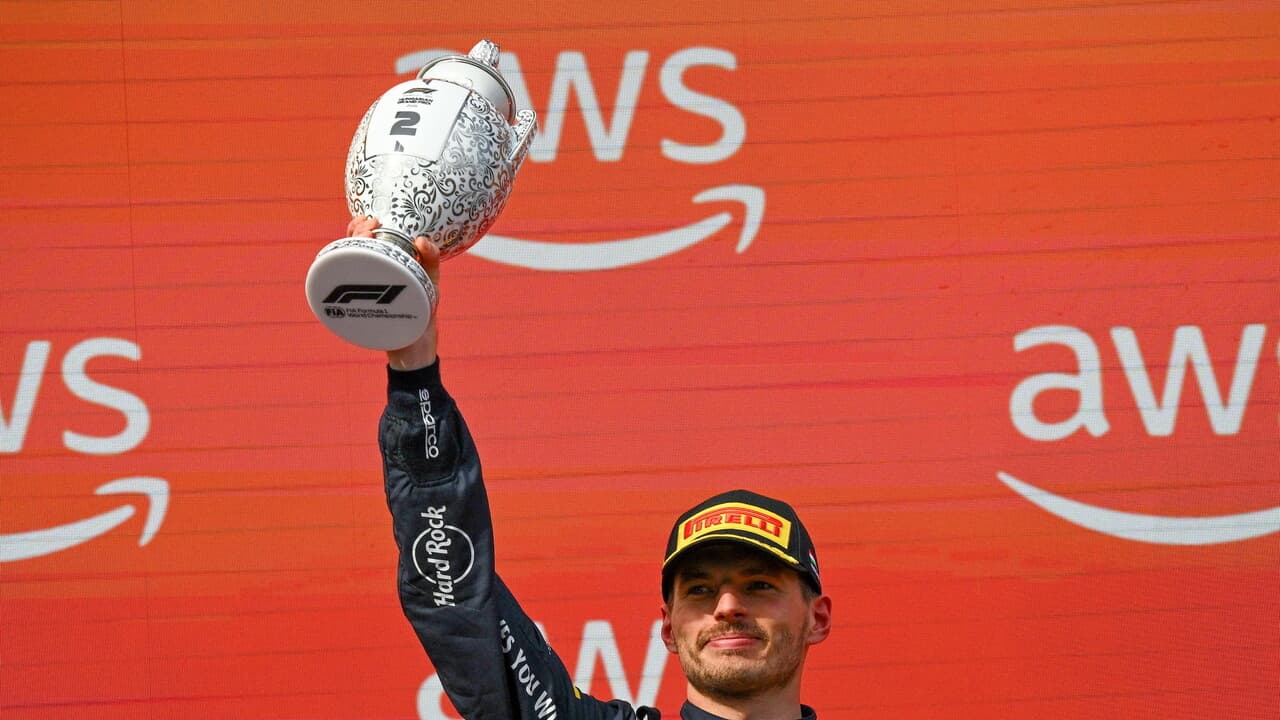 Verstappen rinnova con la Red Bull fino al 2030: 'Tutta la carriera qui, è speciale'