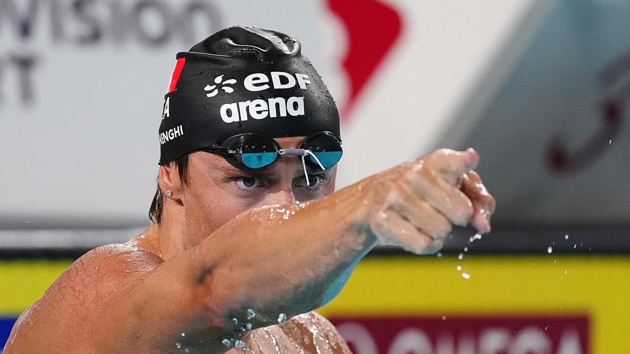 Europei di nuoto: Martinenghi concede il bis e vince l'oro anche nei 50 rana
