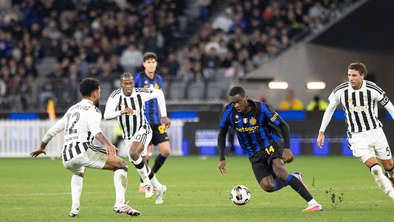 Il derby d'Italia è dell'Inter, Juve battuta 2-1 a Perth