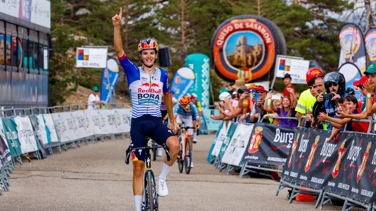 Pellizzari esulta a Pontedera, suo il Giro della Toscana