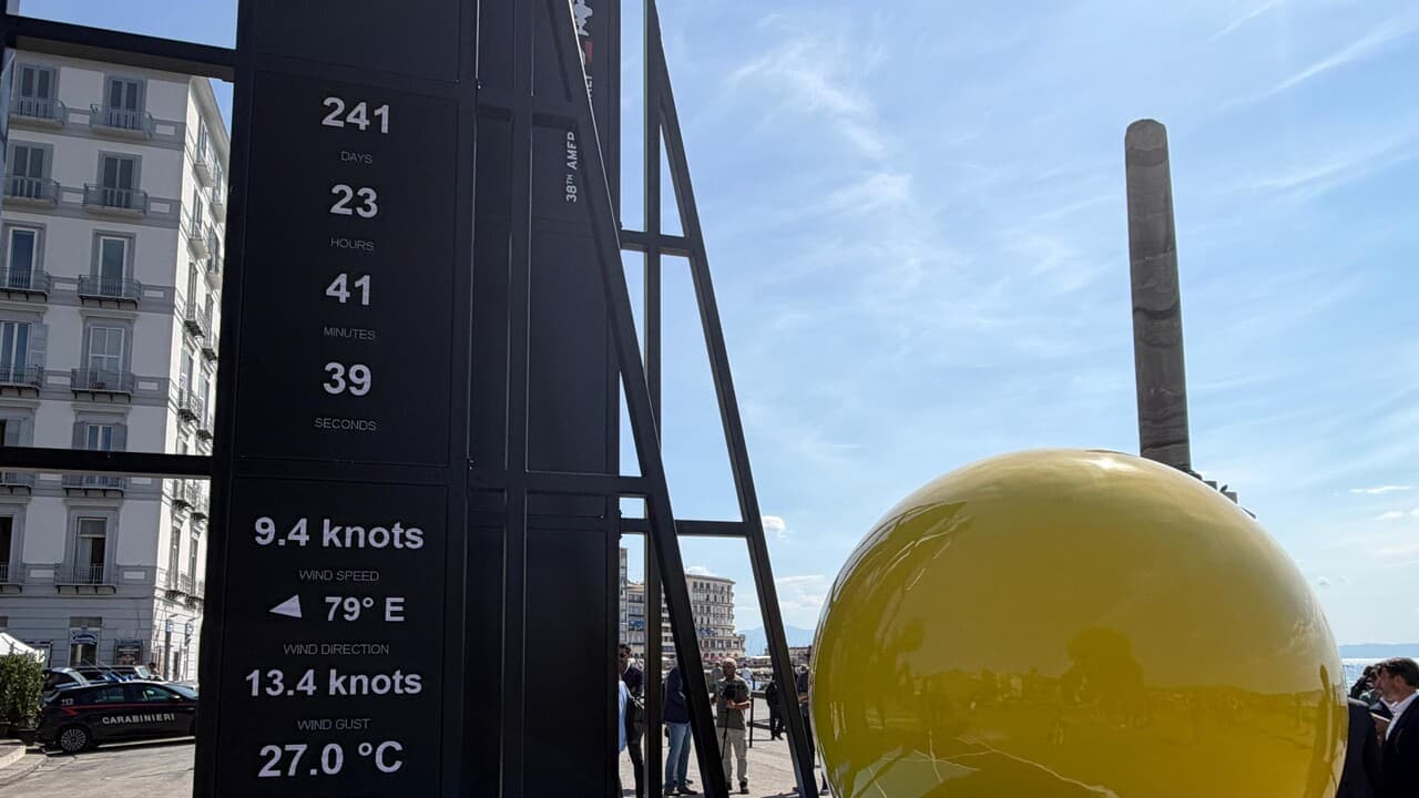 America's Cup: Napoli accende il countdown, svelato l'orologio in piazza Vittoria