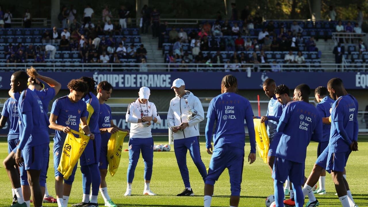 Spazio alla 'leggenda', Zidane guida i Bleus e la Francia è ai suoi piedi