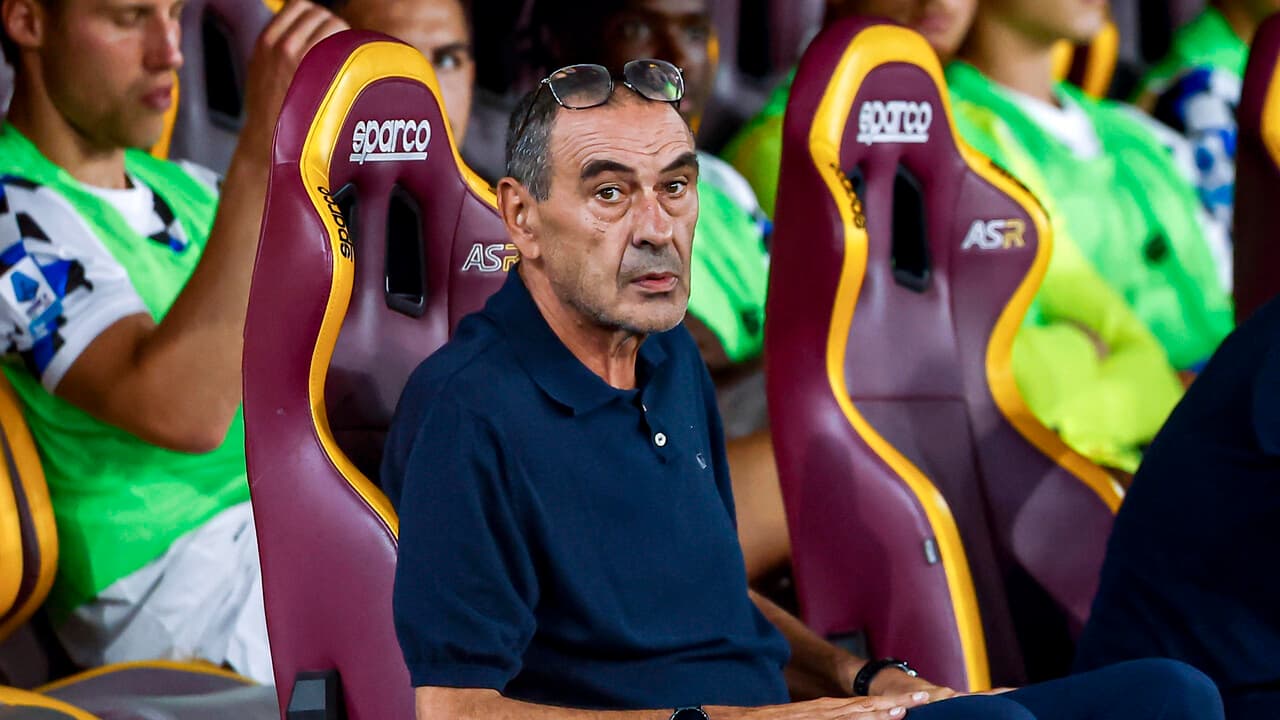 Serie A: Sarri, 'oggi distanti dalla Roma, loro lotteranno per il titolo'