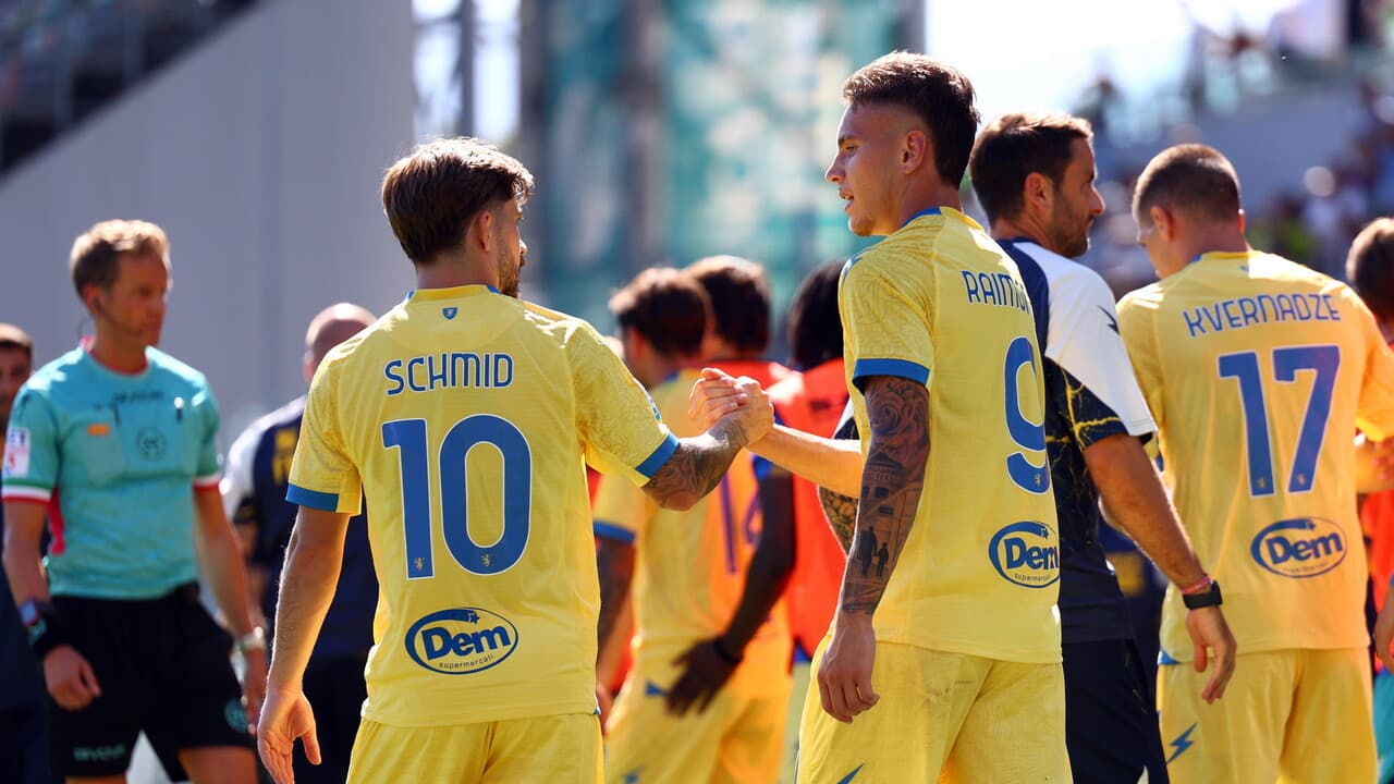 Serie A: il Frosinone batte 3-2 il Venezia, 1-1 tra Parma e Monza